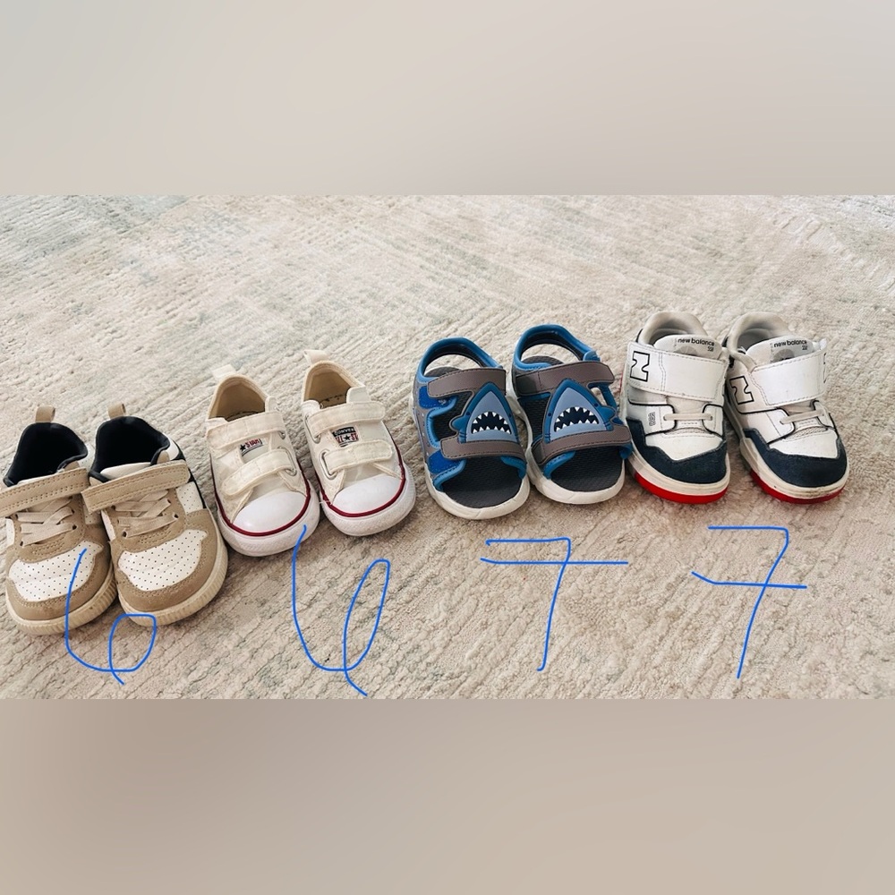 Toddler sneakers sz 6 and 7